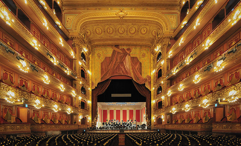 theater-2 The grand auditorium of the Teatro Colón