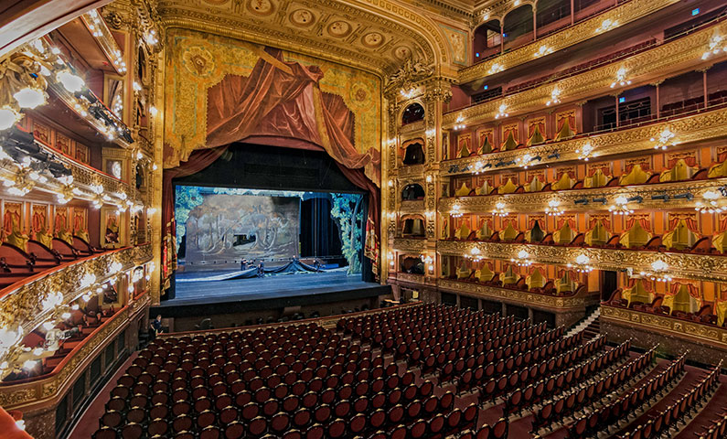 theater Inside Colón Theatre